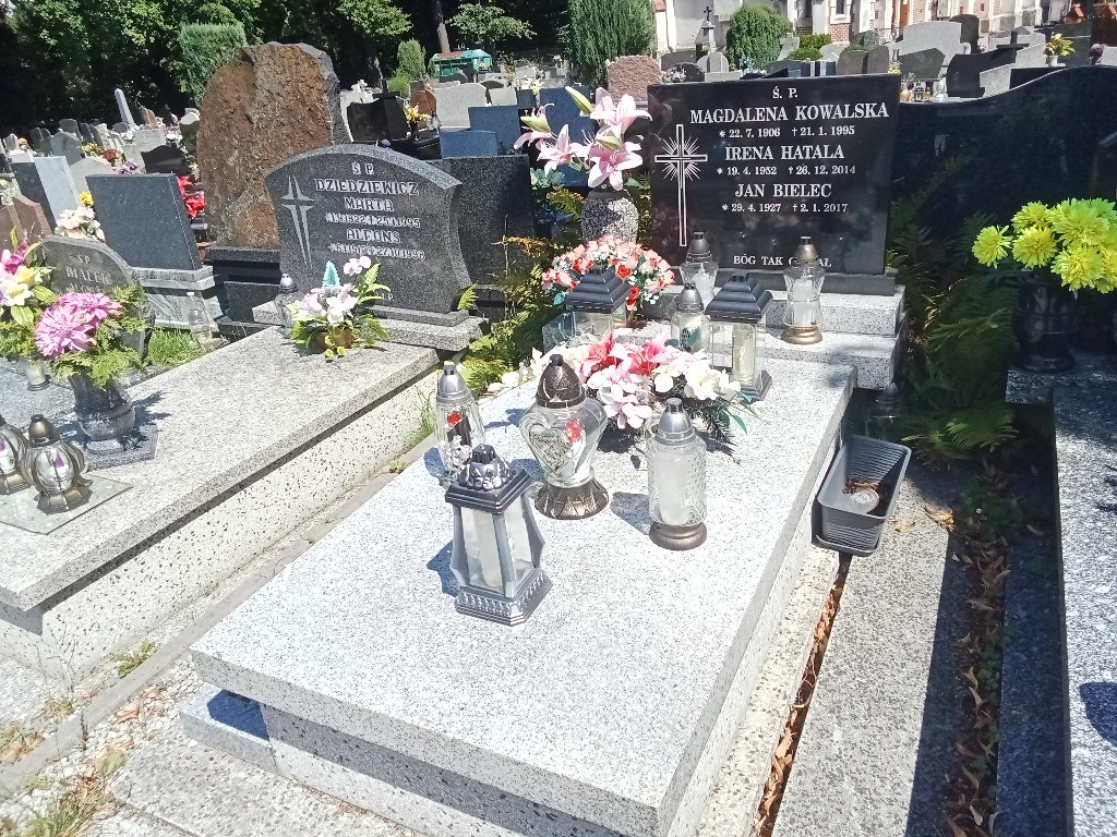Grób Irena Hatala