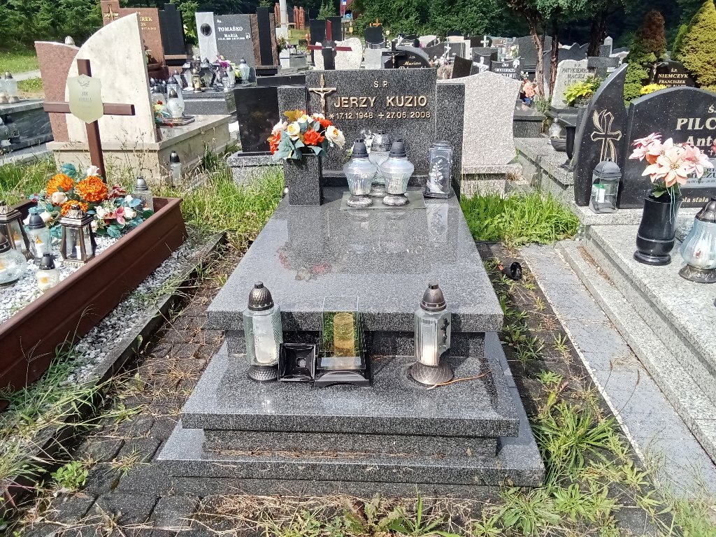 Grób JOLANTA KUZIO