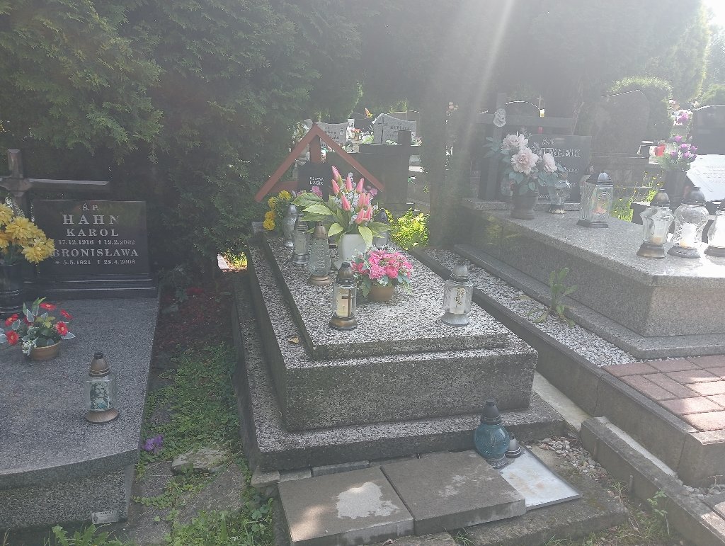 Grób Helena Lasik